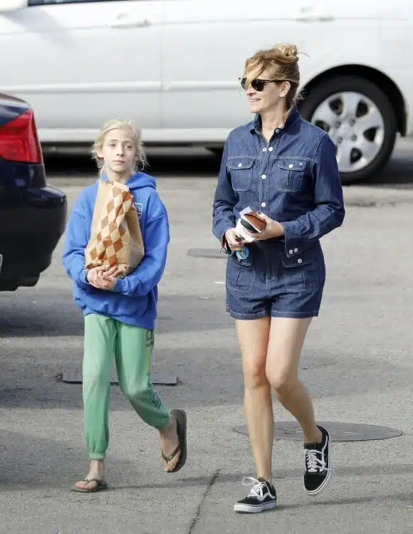 Julia Roberts et sa fille Hazel lors d'une sortie