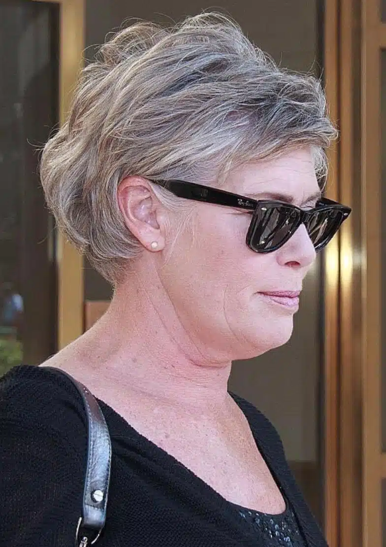 Kelly McGillis aujourd'hui, souriante et sereine