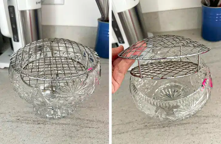 Bol à roses avec grille intégrée