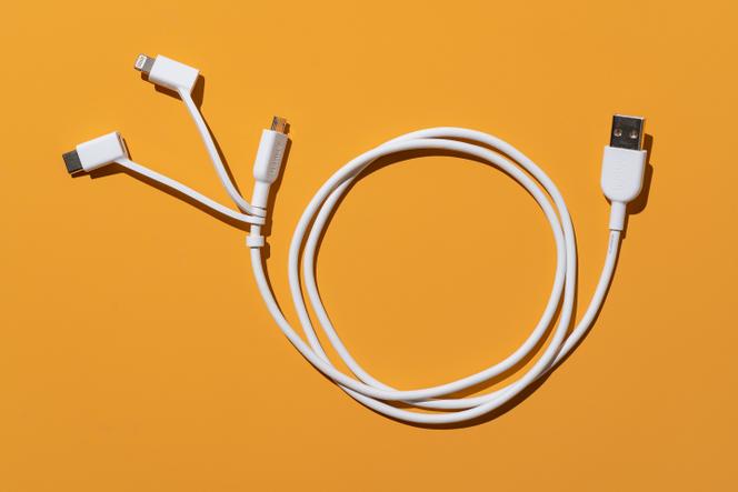 Câble de téléphone endommagé