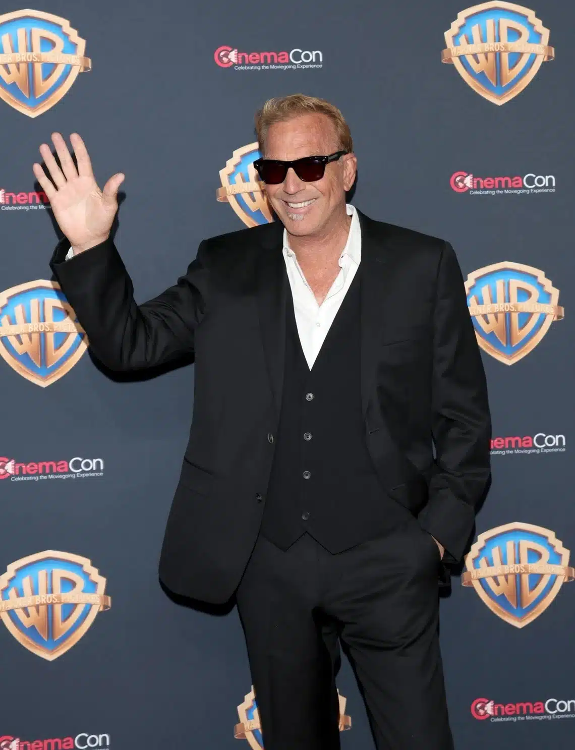 Kevin Costner lors d'une conversation mondaine