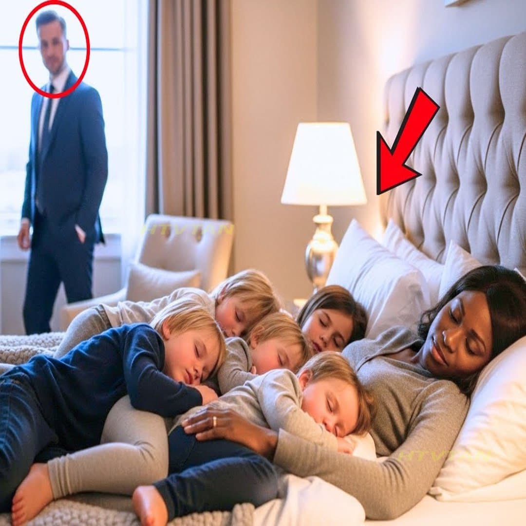 Groupe d'enfants participant à une activité créative avec une adulte