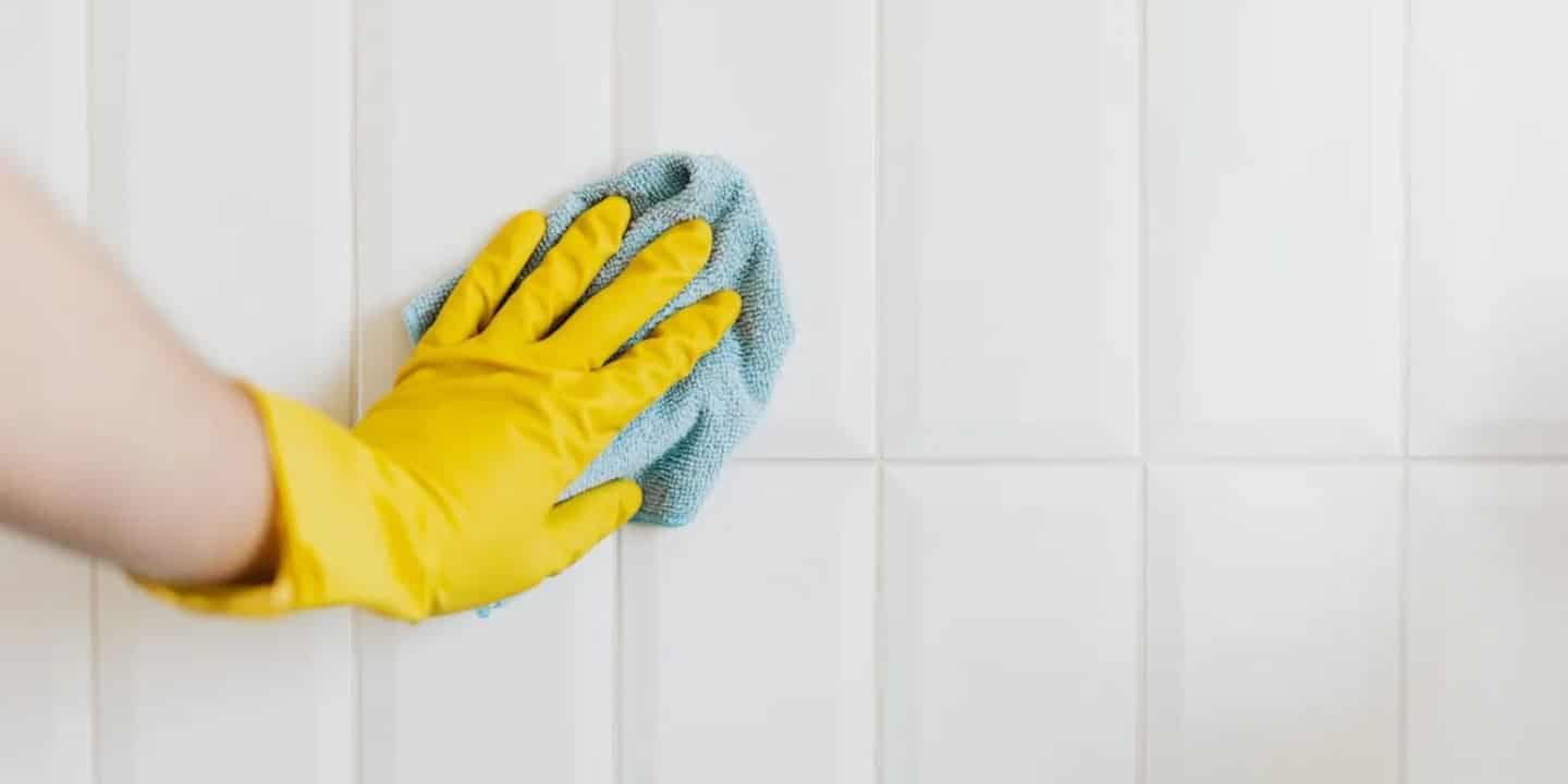 Carrelage brillant après nettoyage