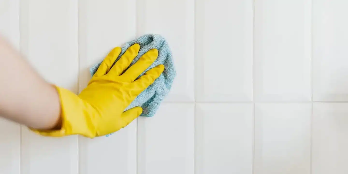 Carrelage brillant après nettoyage