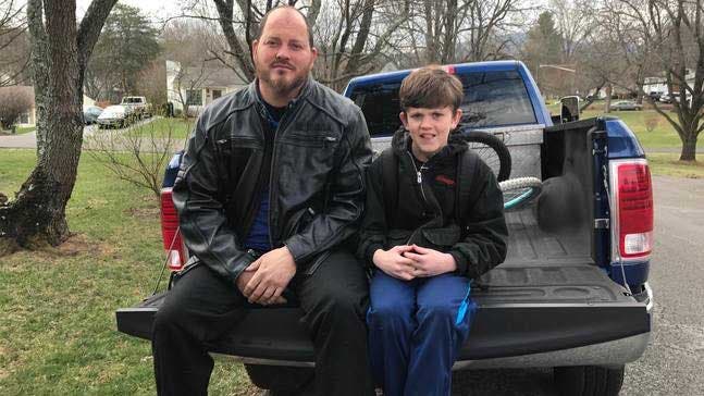 Bryan Thornhill avec son fils âgé de 10 ans