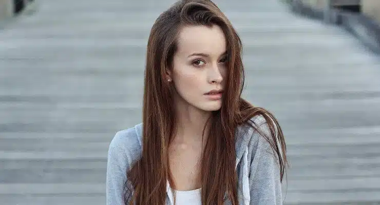 Application d'un masque capillaire maison