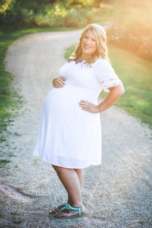 Cette mère annonce qu’elle est enceinte aux funérailles de son mari