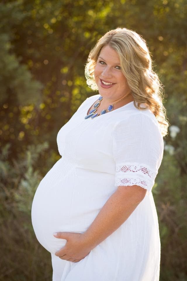 Cette mère annonce qu’elle est enceinte aux funérailles de son mari