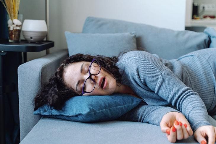 Dormir sur le canapé