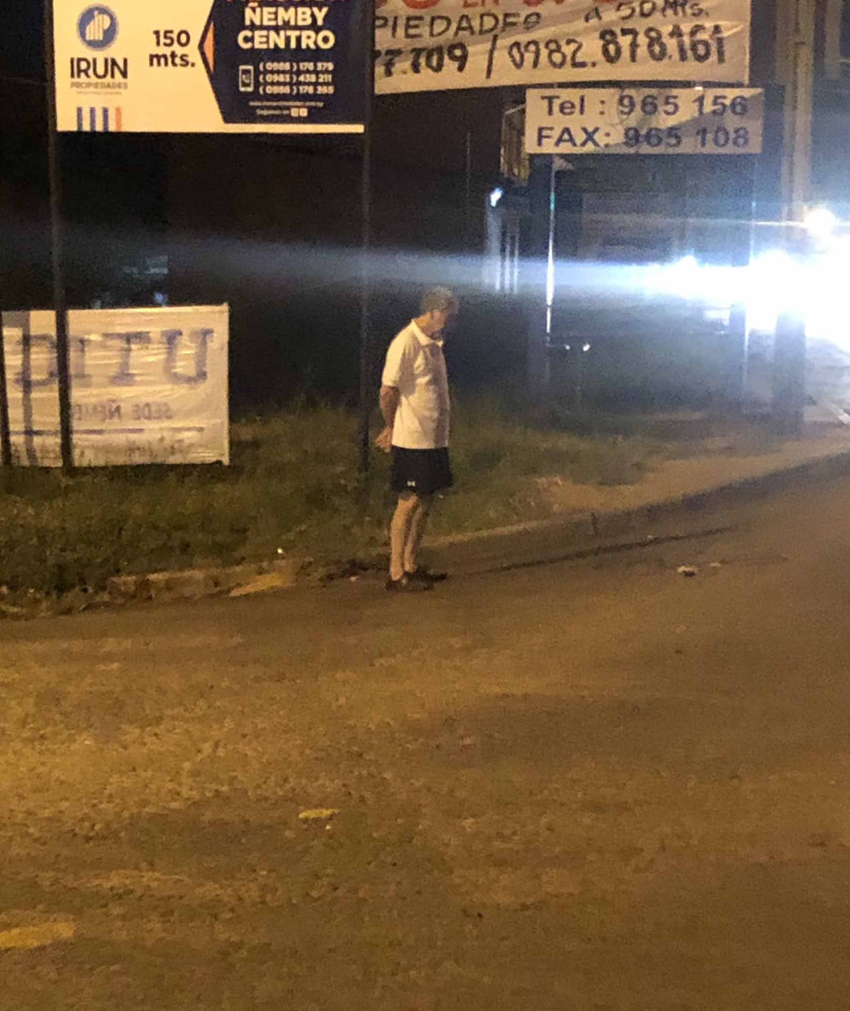 Félix Cárdenas qui attend sa fille