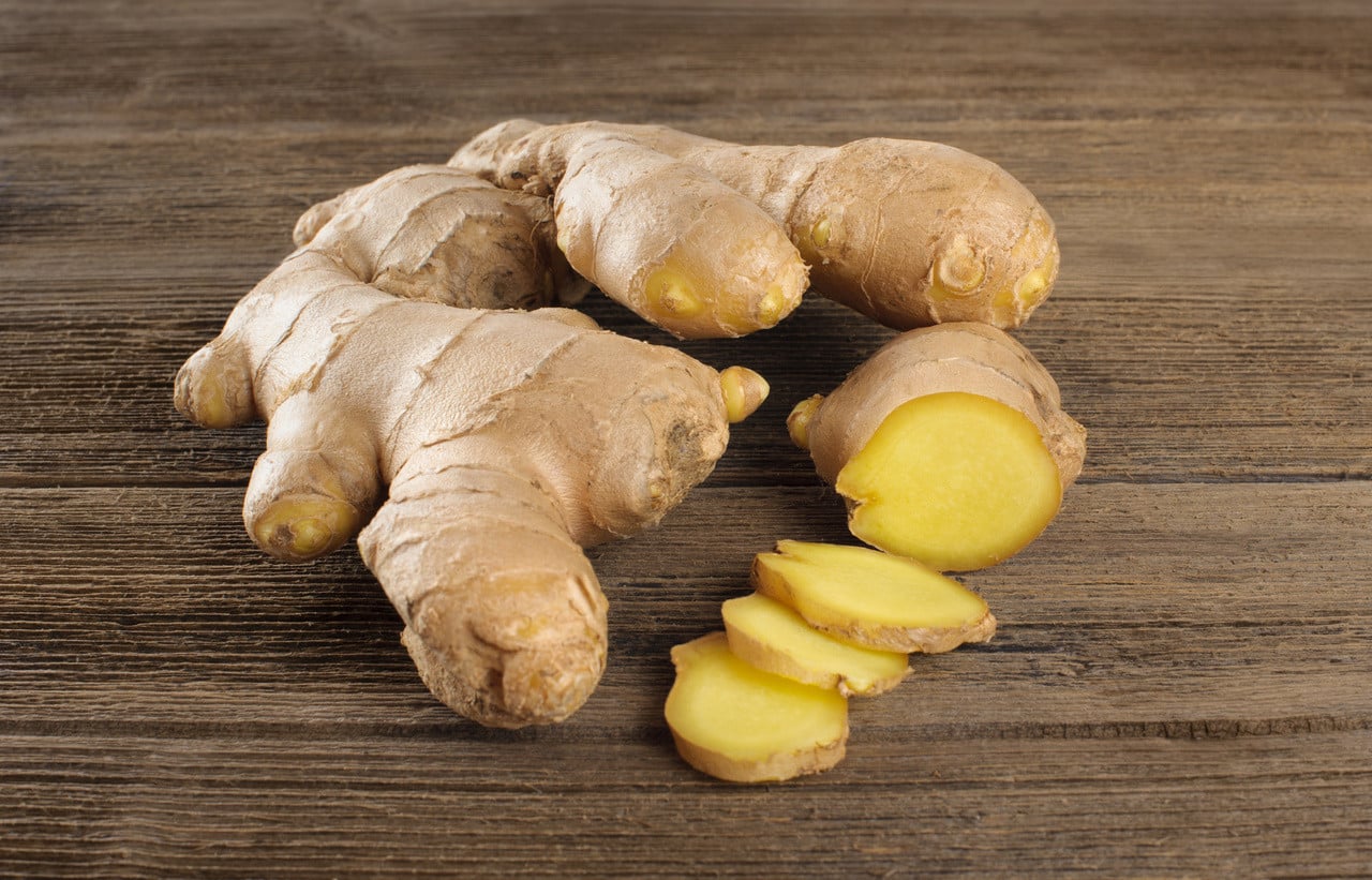 Racine de gingembre frais