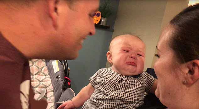 Le bébé Ella en train de pleurer