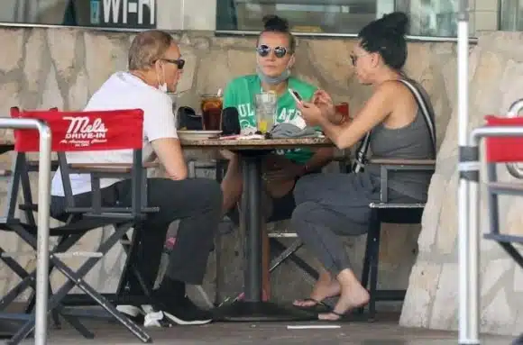 Photo de Jean-Claude Van Damme et Alena Kaverina ensemble