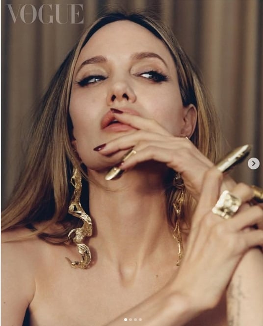 Angelina Jolie lors du shooting avec Dan Martensen