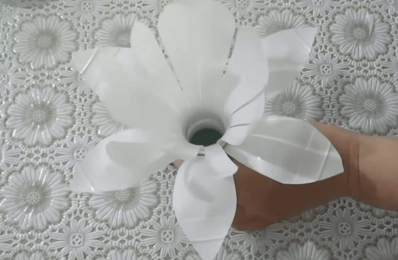 Création du pistil avec une paille