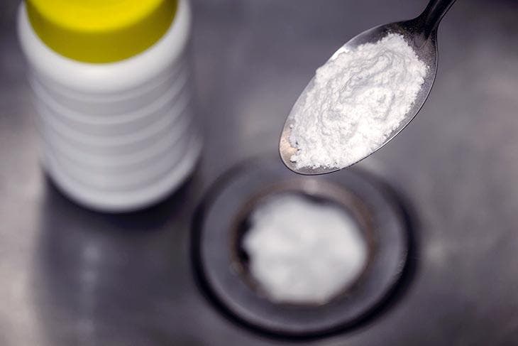Utiliser du bicarbonate de soude. source : spm