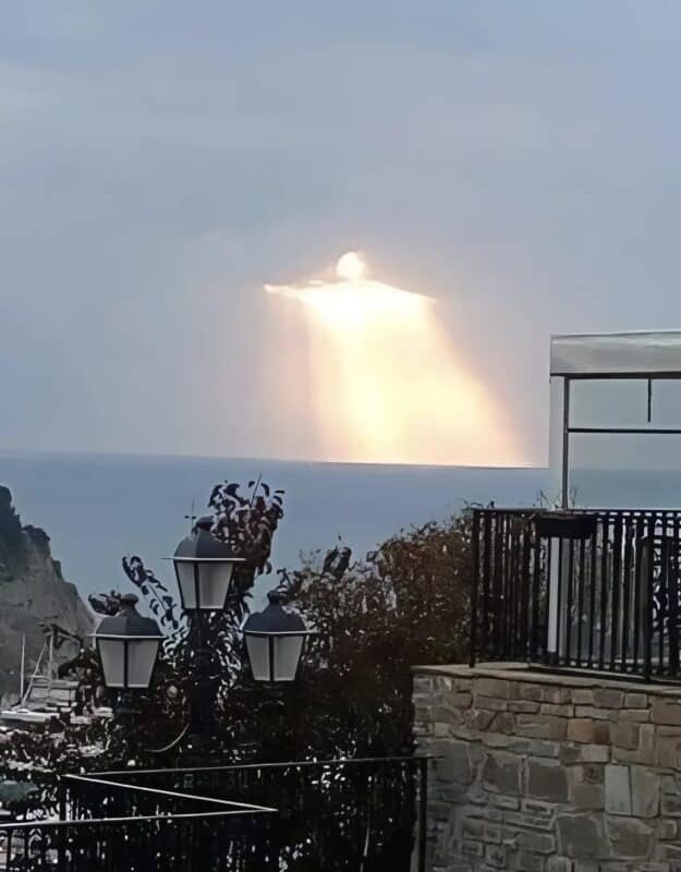 Gros plan sur la formation nuageuse intrigante, montrant ses détails