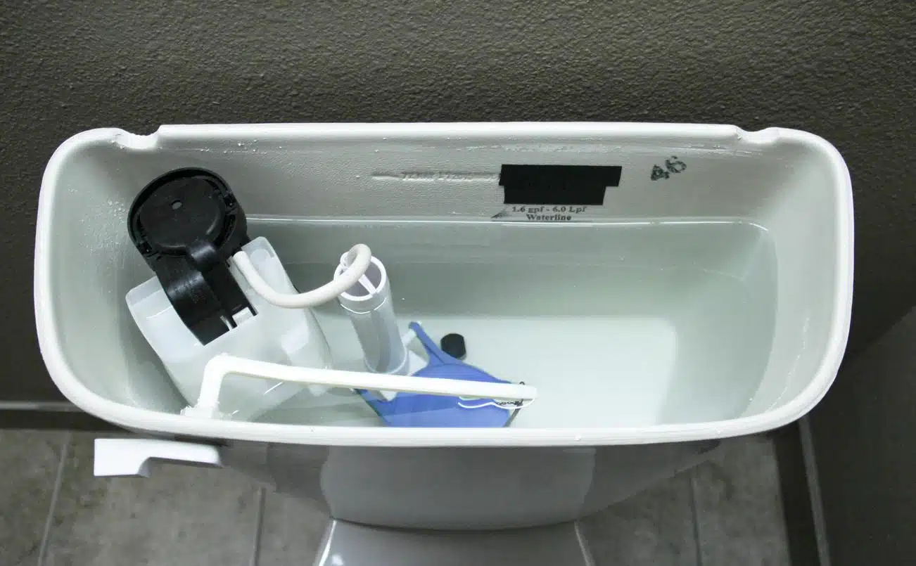 Détartrage écologique des WC