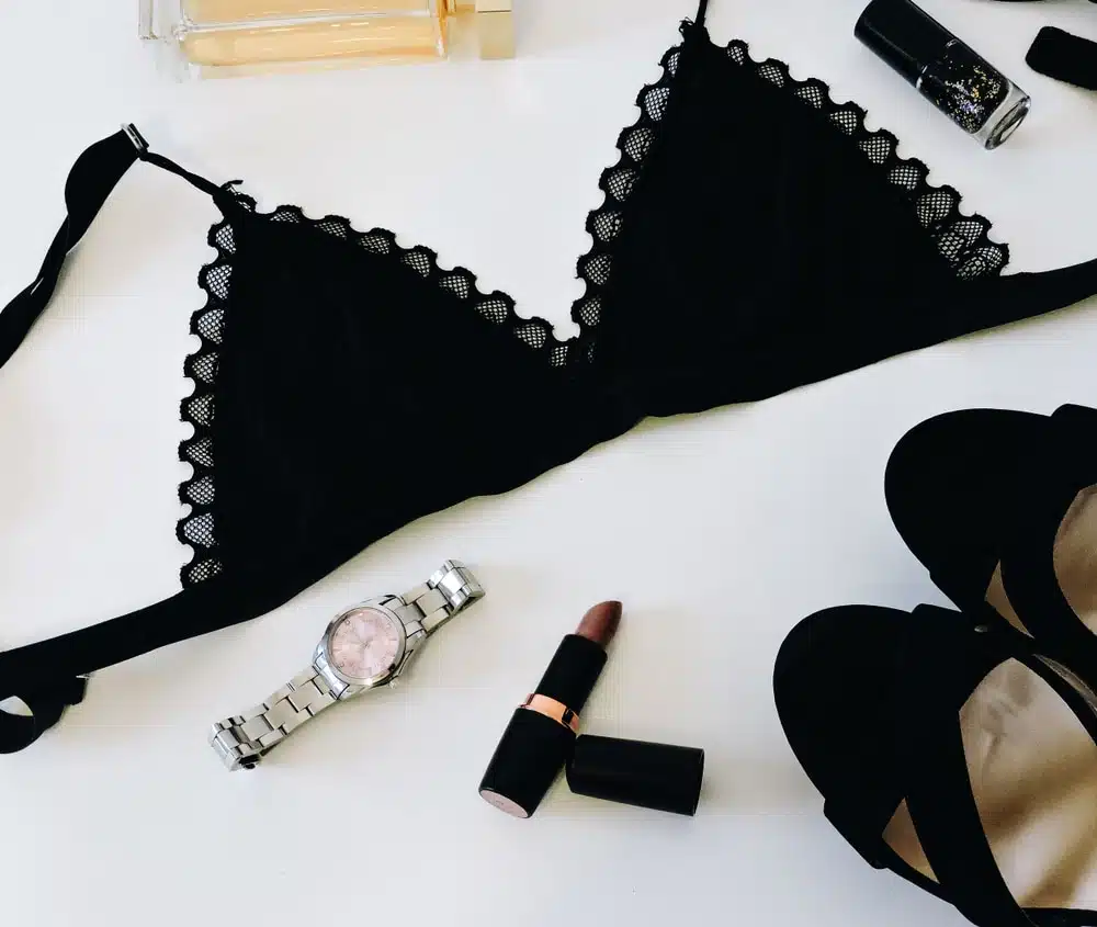 Lingerie noire sensuelle