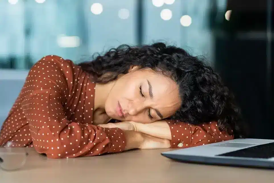 Personne fatiguée au travail