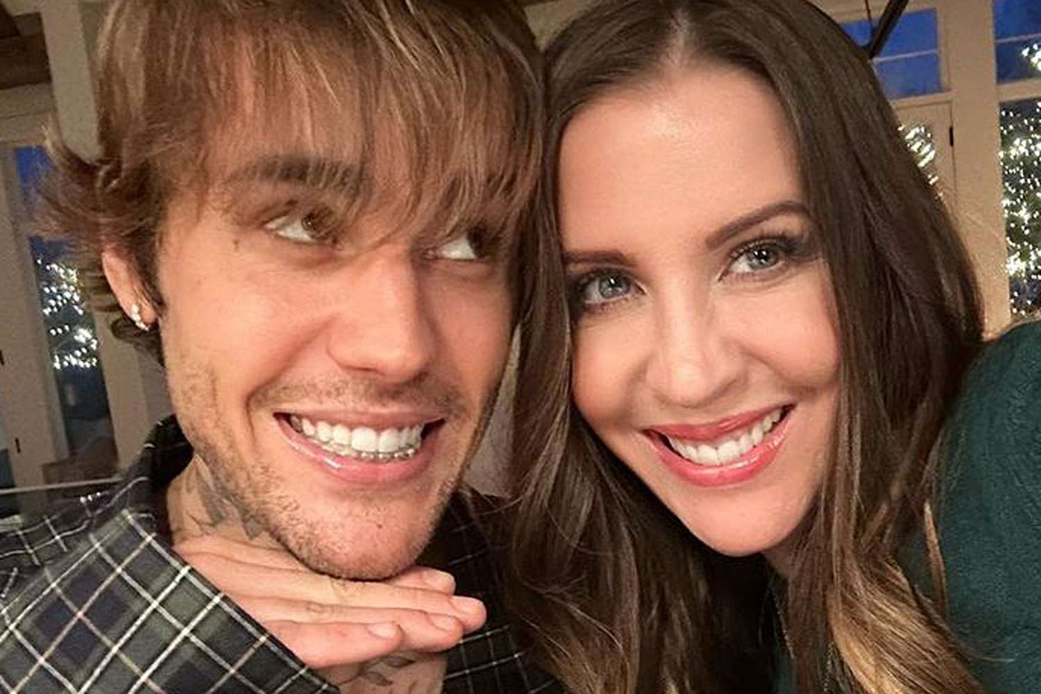 Pattie Mallette et Justin Bieber souriants