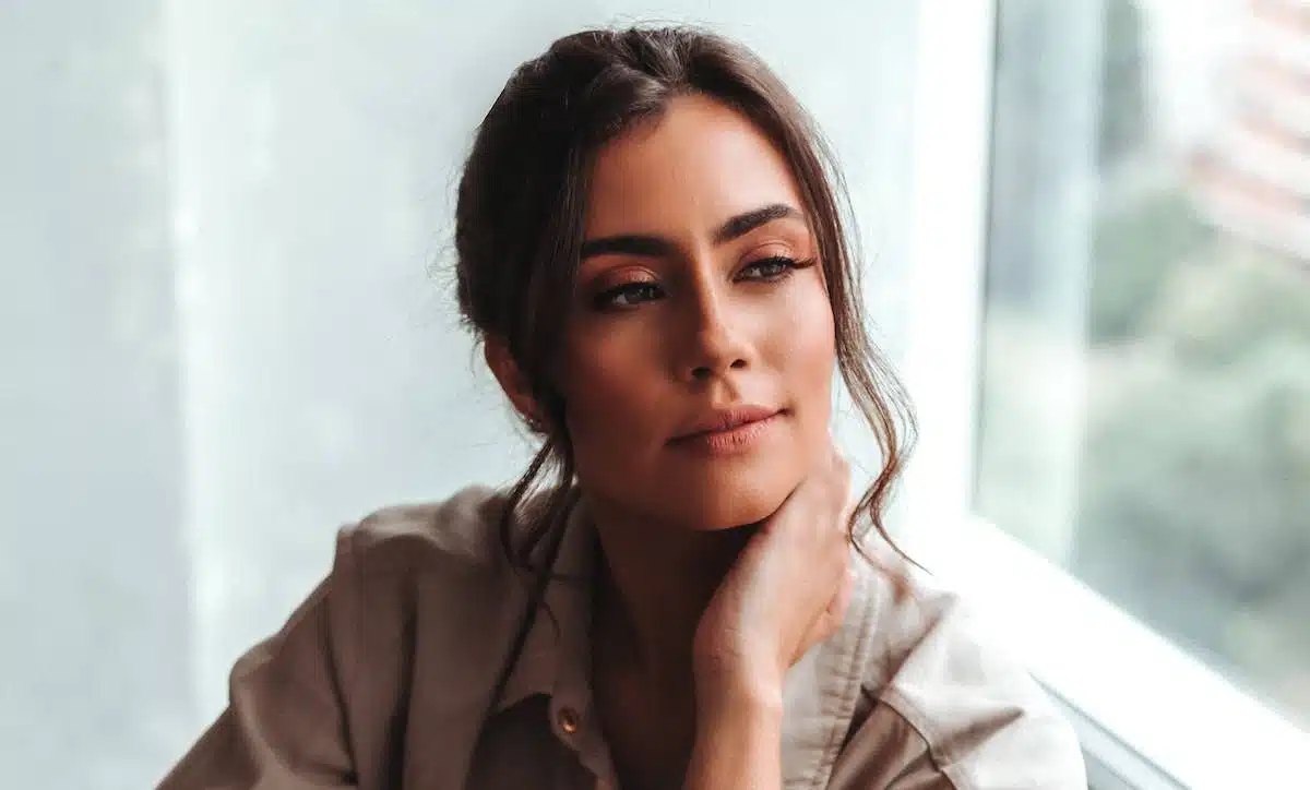 Tasse de café noir artisanal