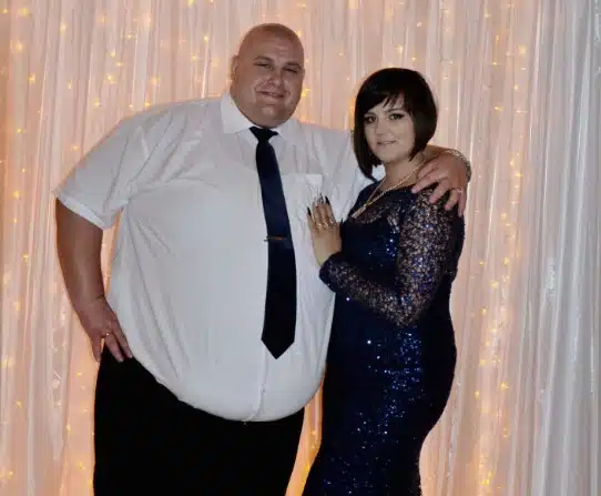 Photo de famille d'Arkadiy avec sa femme et sa fille, avant sa perte de poids