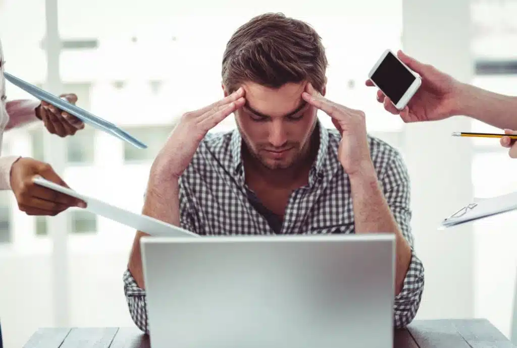 Personne stressée au travail