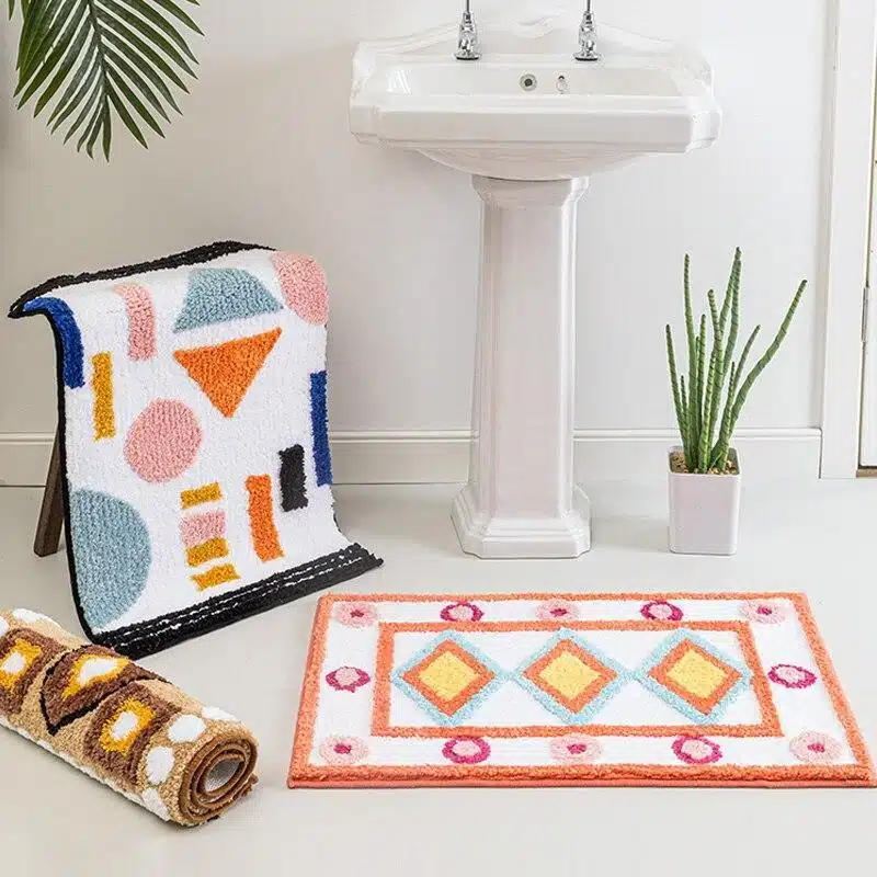 Exemple de tapis de salle de bain nécessitant un entretien régulier