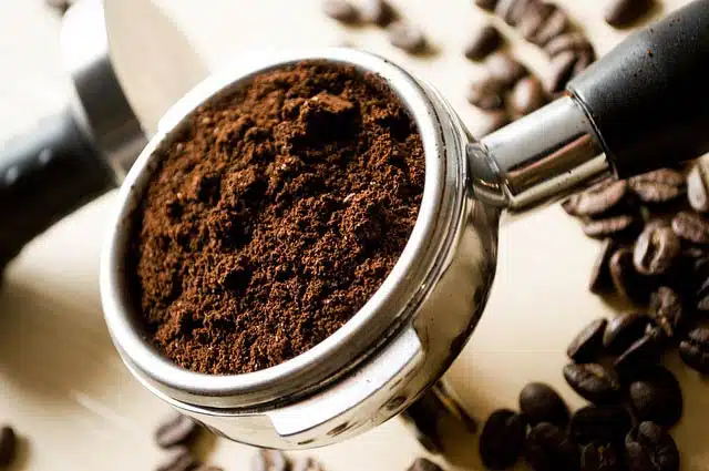 Marc de café comme désodorisant