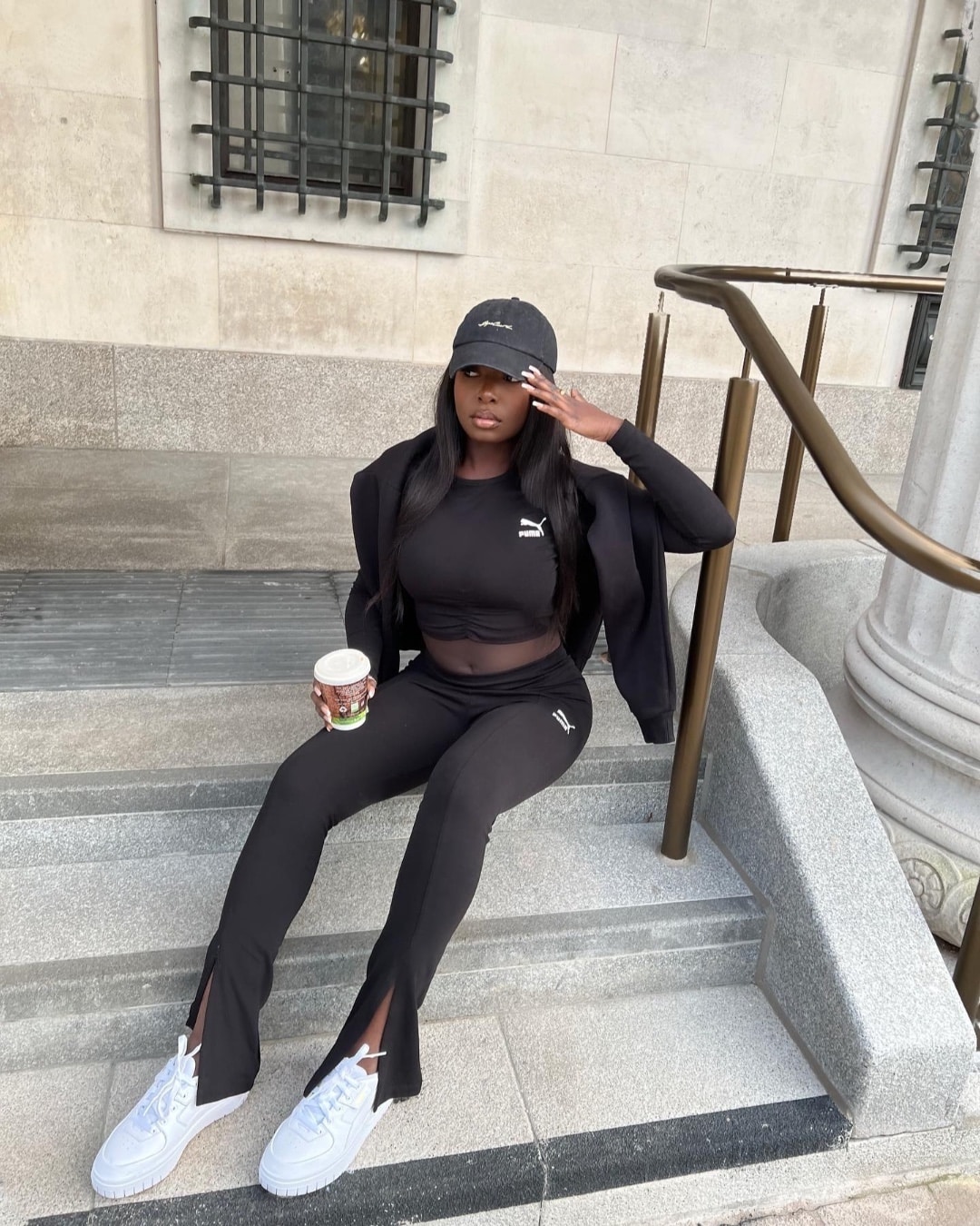Tenue noire stylée